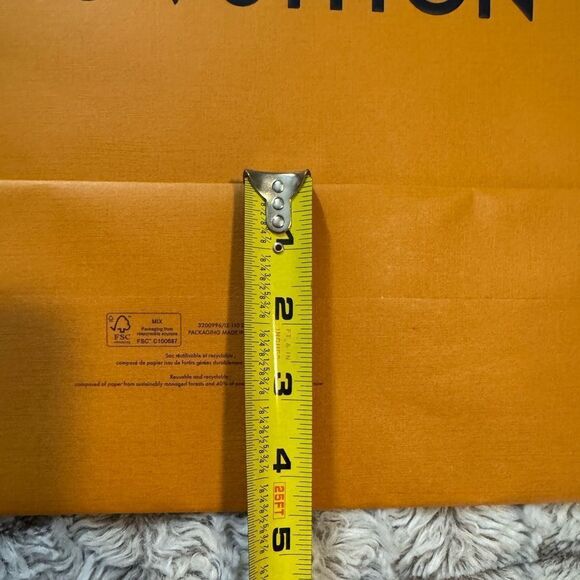 Louis Vuitton Signature Tote - Picture 5 of 5